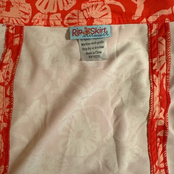 Rip Skirt Hawaii Coral Peach Hibiscus Print Skirt Length 2 Water Resistant - Picture 8 of 9